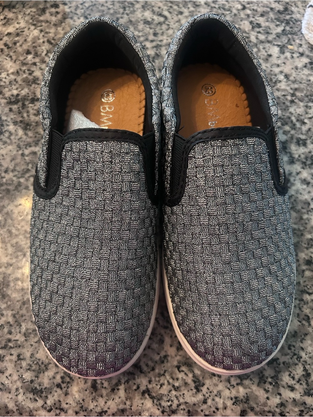 bernie mev. Kids Slip-On Sneakers in Gray and Black Trim